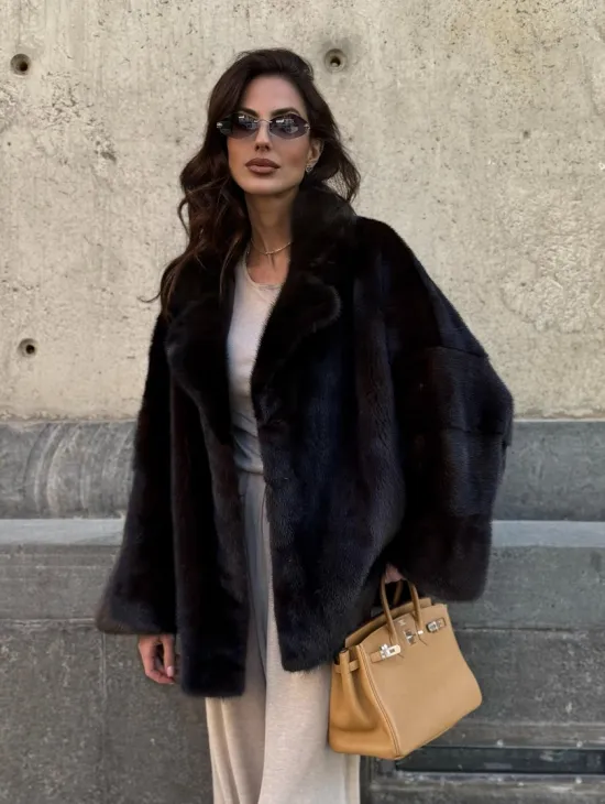 Норковая шуба в цвете махагон