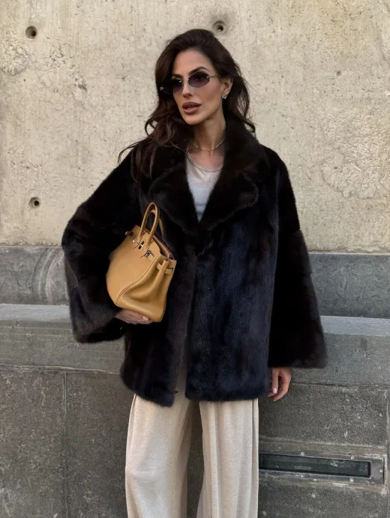 Норковая шуба в цвете махагон