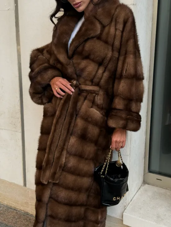 Норковая шуба в цвете соболь с английским воротником