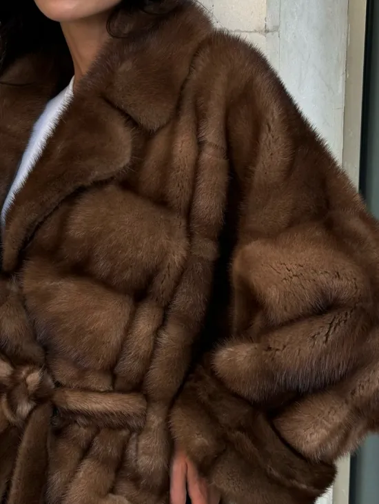 Норковая шуба в цвете соболь с английским воротником