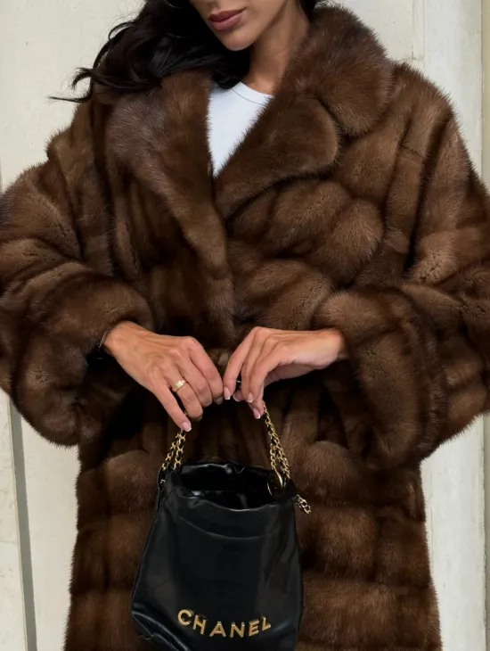 Норковая шуба в цвете соболь с английским воротником