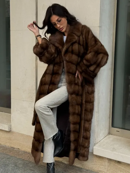 Норковая шуба в цвете соболь с английским воротником