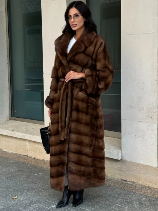 Норковая шуба в цвете соболь с английским воротником