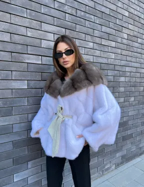 Белое норковое пончо с капюшоном из куницы