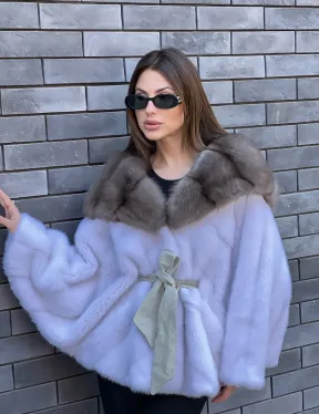 Белое норковое пончо с капюшоном из куницы