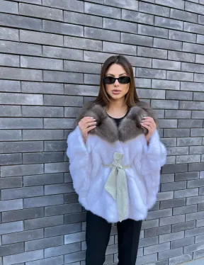 Белое норковое пончо с капюшоном из куницы