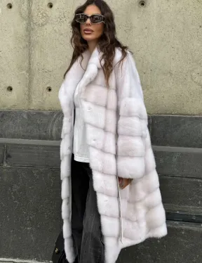 Белая норковая шуба с английским воротником