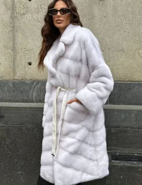 Белая норковая шуба с английским воротником