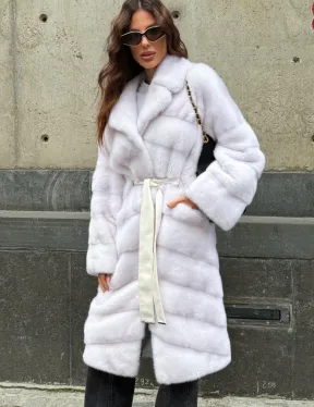 Белая норковая шуба с английским воротником