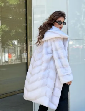 Шуба из европейской норки в цвете паломино с капюшоном