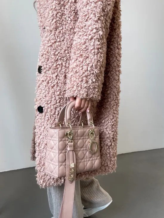 Шуба из экомеха в цвете пудра