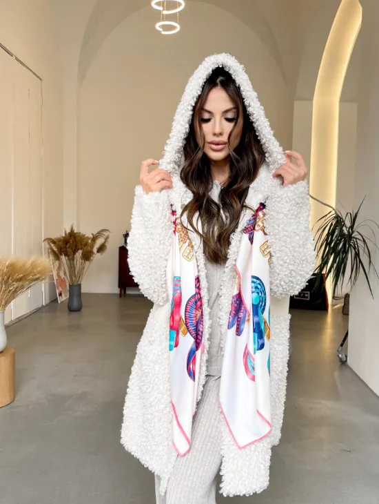 Шуба оверсайз из экомеха с капюшоном