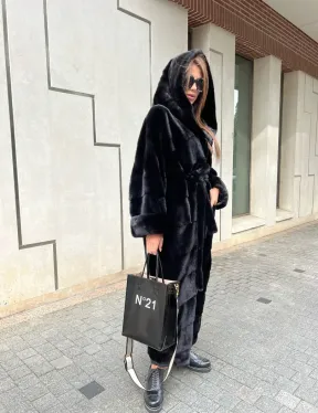 Шуба из норки Velvet с капюшоном в черном цвете