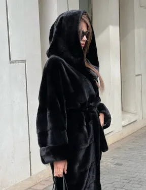Шуба из норки Velvet с капюшоном в черном цвете
