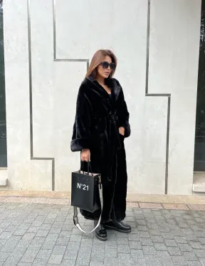 Шуба из норки Velvet с капюшоном в черном цвете