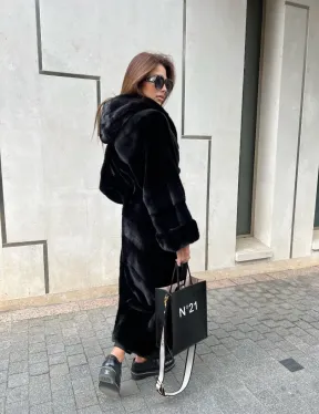 Шуба из норки Velvet с капюшоном в черном цвете