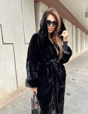 Шуба из норки Velvet с капюшоном в черном цвете