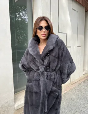 Удлиненная норковая шуба с капюшоном в цвете графит