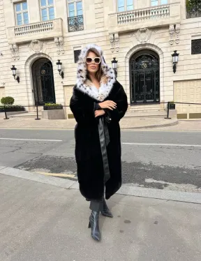 Шуба из плюшевой норки Velvet с капюшоном из меха рыси