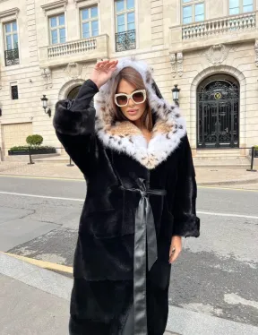 Шуба из плюшевой норки Velvet с капюшоном из меха рыси