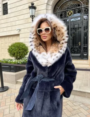 Шуба из аукционной норки с капюшоном из меха рыси