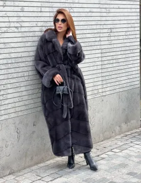Удлиненная шуба из норки в цвете графит
