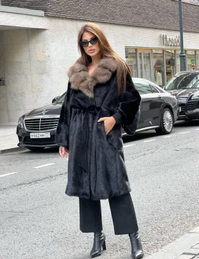 Черная шуба из аукционной норки с воротником из куницы- кимоно