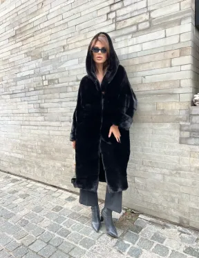 Шуба из меха норки SAGA FURS с капюшоном