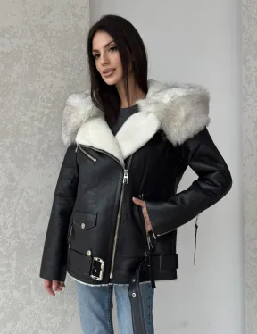 Черная куртка дубленка с капюшоном