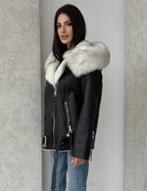 Черная куртка дубленка с капюшоном