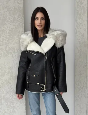 Черная куртка дубленка с капюшоном