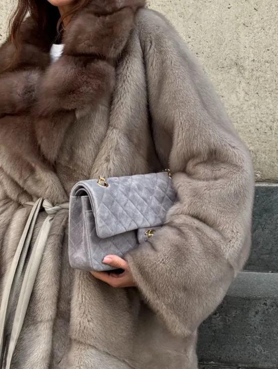 Полушубок норковый с воротником из куницы - фасон летуча мышь