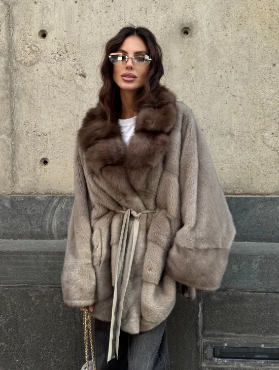 Полушубок норковый с воротником из куницы - фасон летуча мышь