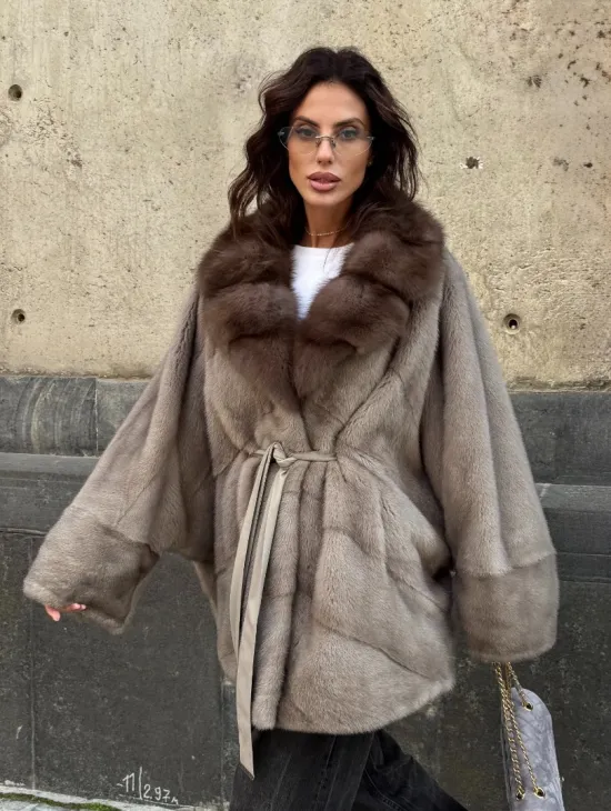 Полушубок норковый с воротником из куницы - фасон летуча мышь