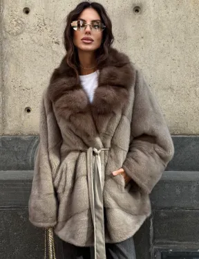 Полушубок норковый с воротником из куницы - фасон летучая мышь