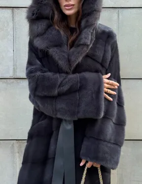 Норковая шуба в цвете графит с капюшоном из куницы
