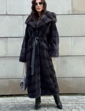 Норковая шуба в цвете графит с капюшоном из куницы