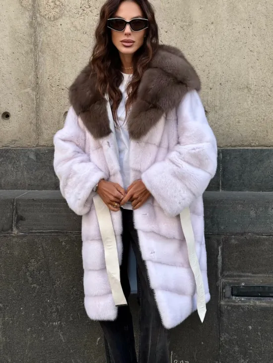 Шуба норковая  - капюшон куница