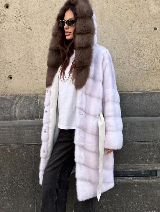 Шуба норковая  - капюшон куница