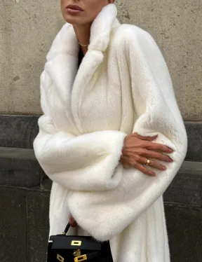 Длинная белая норковая шуба