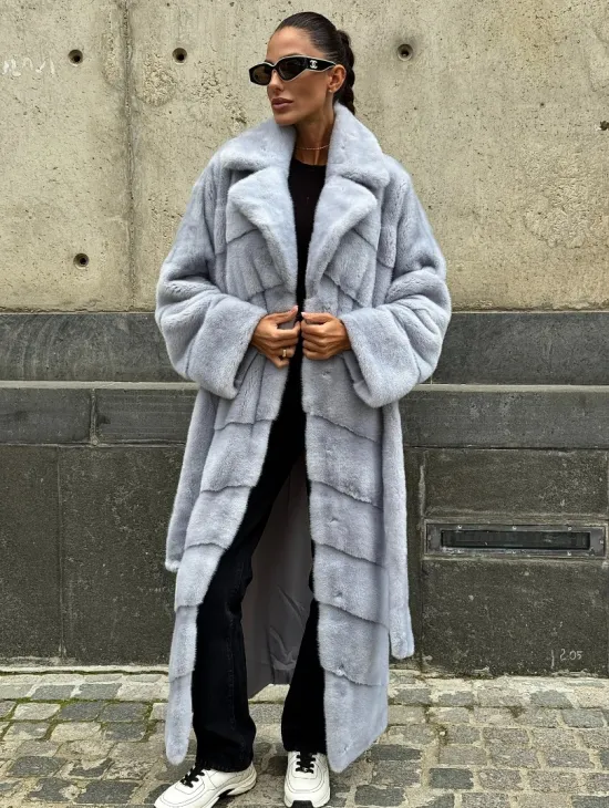 Длинная шуба из голубой скандинавской норки