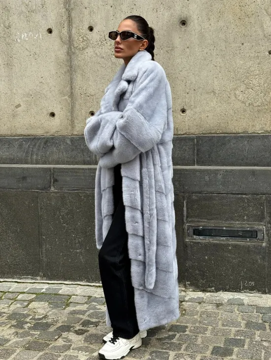 Длинная шуба из голубой скандинавской норки