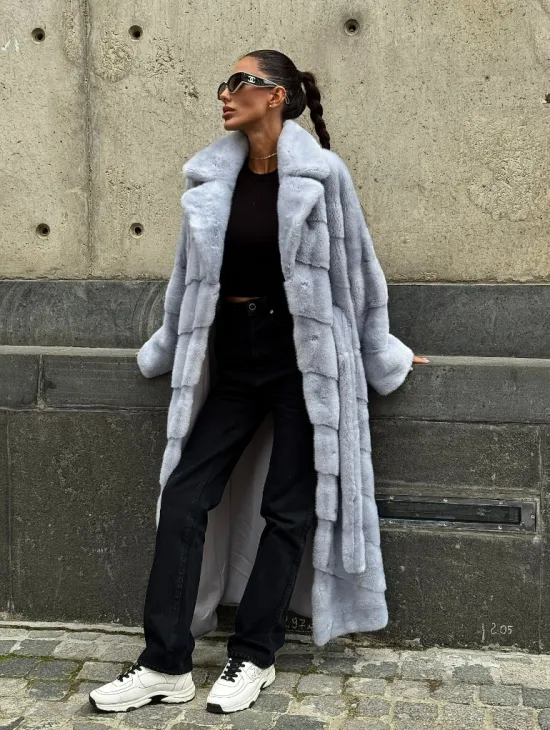 Длинная шуба из голубой скандинавской норки