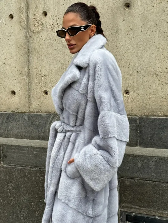 Длинная шуба из голубой скандинавской норки