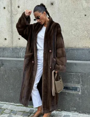 Роскошная шуба из аукционного меха норки SAGA FURS - цвет соболь
