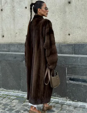 Роскошная шуба из аукционного меха норки SAGA FURS - цвет соболь