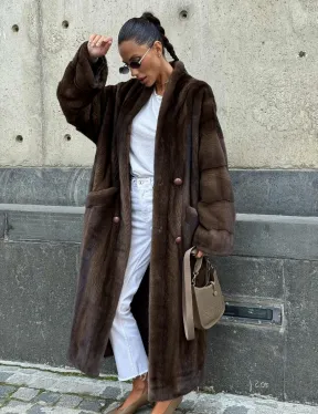 Роскошная шуба из аукционного меха норки SAGA FURS - цвет соболь