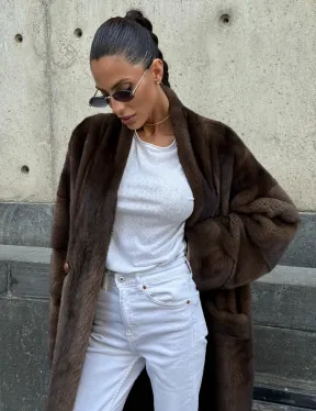 Роскошная шуба из аукционного меха норки SAGA FURS - цвет соболь