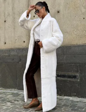 Классический стиль, белая норковая шуба - мех SAGA