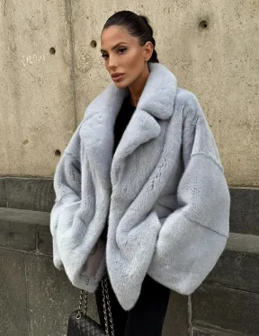 Элегантный полушубок из скандинавской норки небесно-голубого оттенка